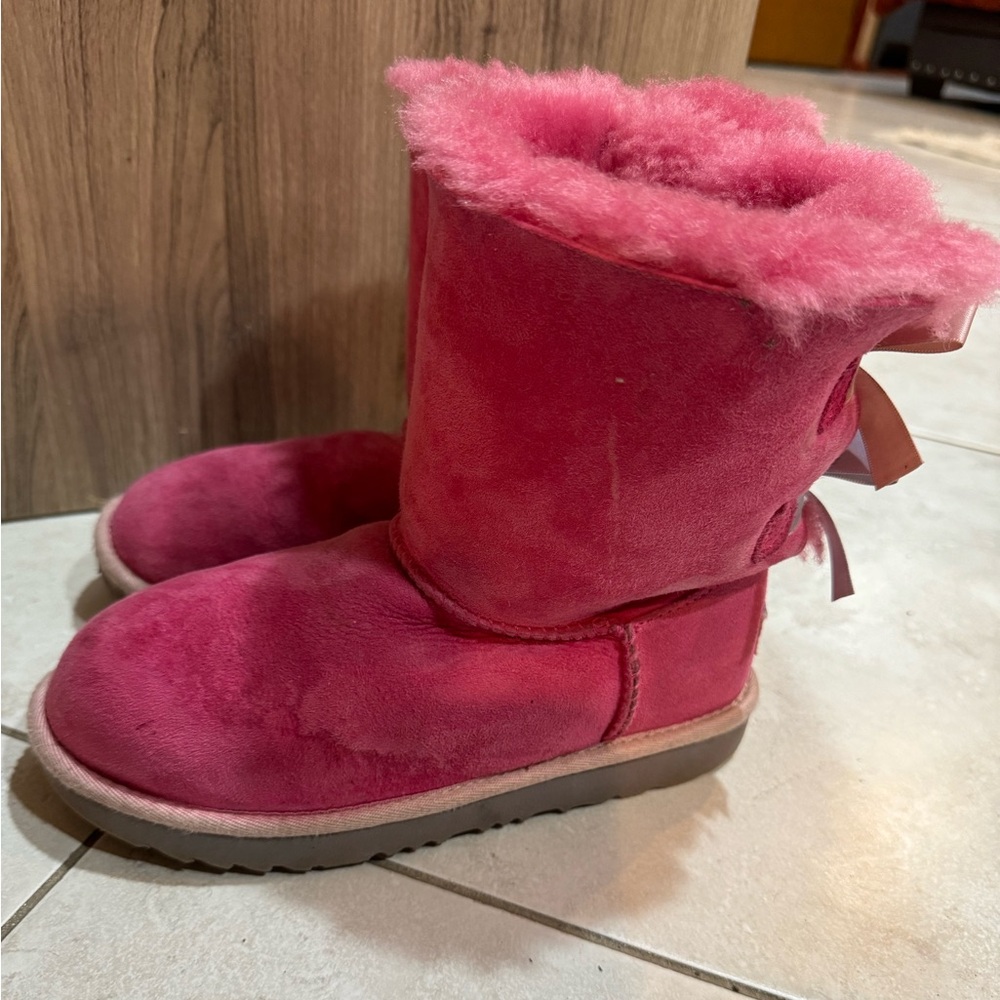 UGG Girls Bailey Bow II 1017394K Pink Round Toe Snow Boots - Size 3